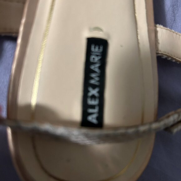 Alexa Marie T Strap Sparkle Champagne Gold Low Wedge Heels Size 11M - Picture 3 of 5